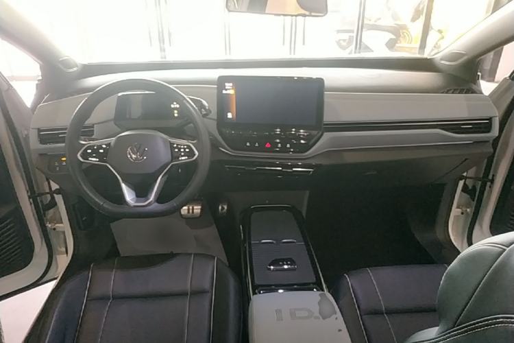 Used Volkswagen ID.4 X 2023 Pure Smart Edition Center Console