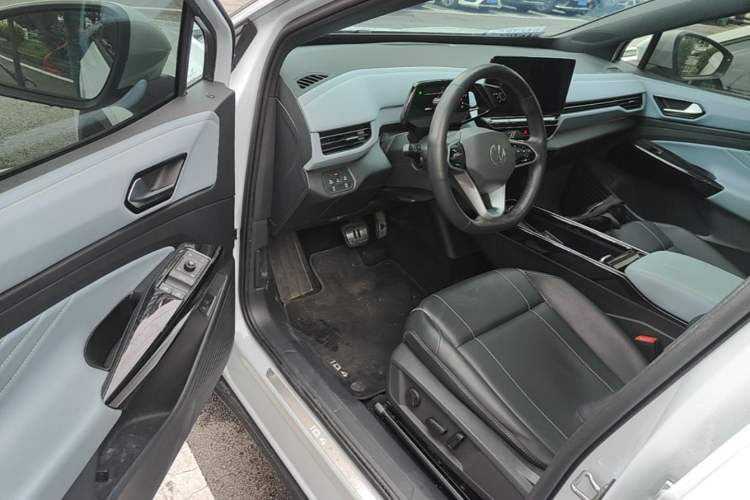 Used Volkswagen ID.4 X 2023 Pure Smart Edition Driver Seat