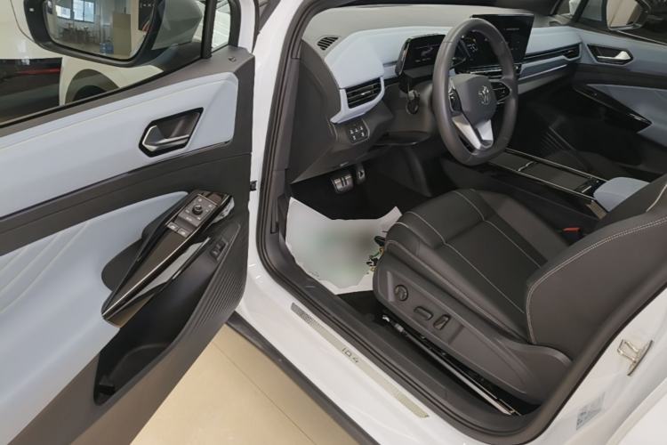 Used Volkswagen ID.4 X 2023 Pure Smart Edition Driver Seat