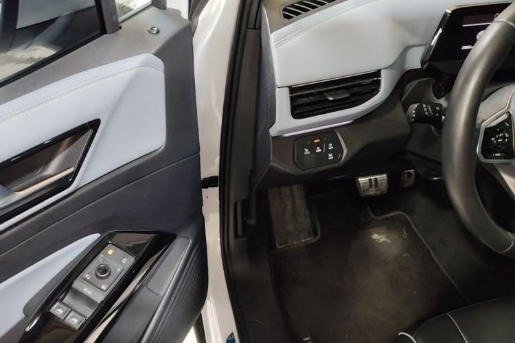Used Volkswagen ID.4 X 2023 Pure Smart Edition Driver Seat