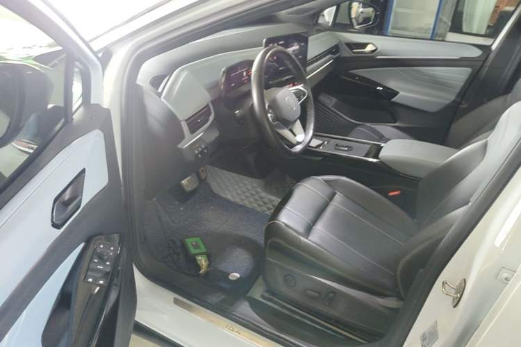 Used Volkswagen ID.4 X 2023 Pure Smart Edition Driver Seat