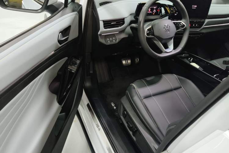 Used Volkswagen ID.4 X 2023 Pure Long-Range Version Driver Seat