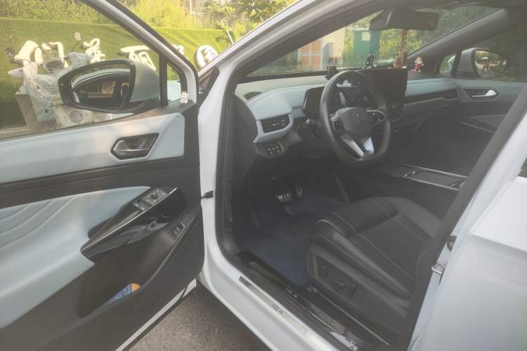 Used Volkswagen ID.4 X 2023 Pure Smart Edition Driver Seat