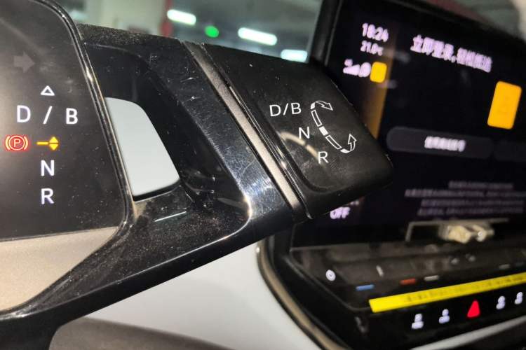 Used Volkswagen ID.4 X 2023 Ultra-Intelligent Long-Range Version Gear Lever