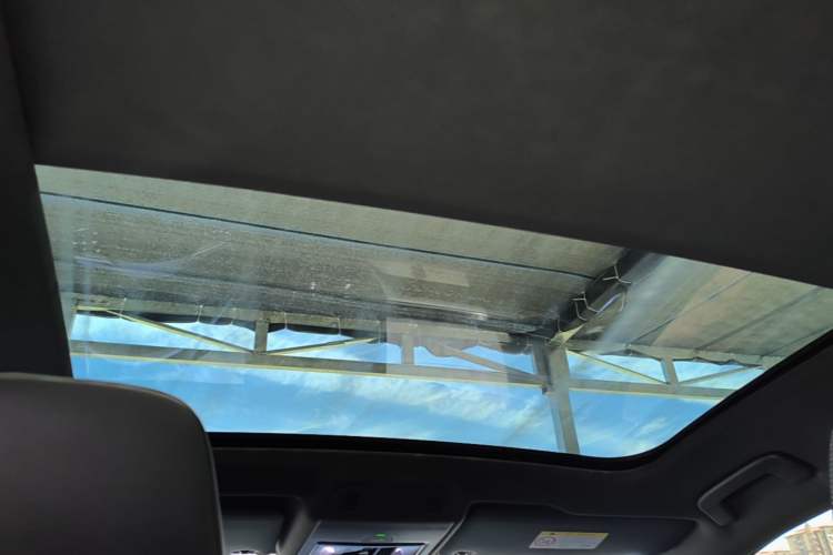 Used Volkswagen ID.4 X 2023 Pure Smart Edition Headliner