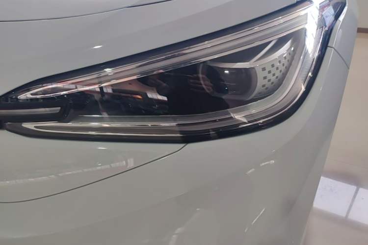Used Volkswagen ID.4 X 2023 Pure Smart Edition Left Front Headlight