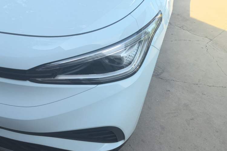 Used Volkswagen ID.4 X 2023 Pure Long-Range Version Left Front Headlight