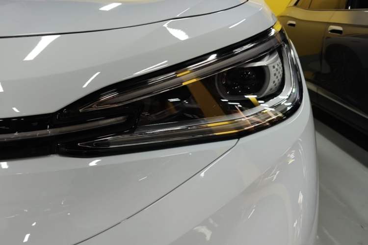 Used Volkswagen ID.4 X 2023 Pure Long-Range Version Left Front Headlight