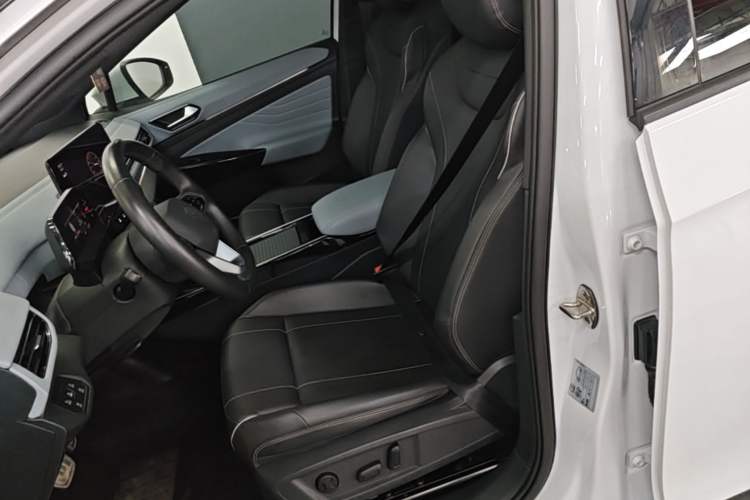 Used Volkswagen ID.4 X 2023 Pure Long-Range Version Left Front Seat