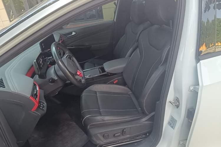 Used Volkswagen ID.4 X 2023 Pure Smart Edition Left Front Seat