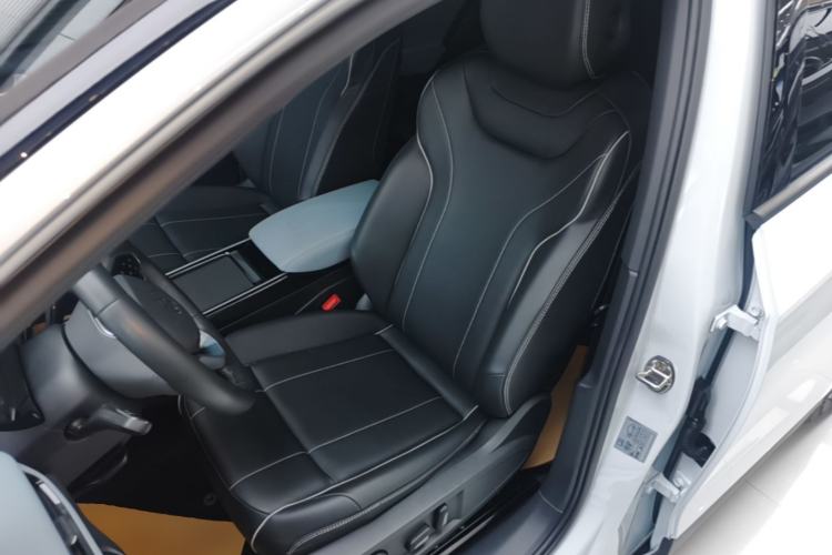 Used Volkswagen ID.4 X 2023 Pure Smart Edition Left Front Seat