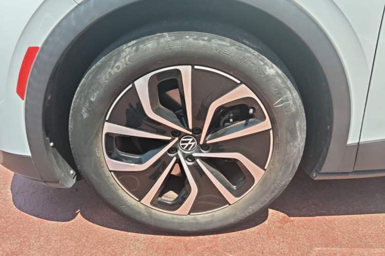 Used Volkswagen ID.4 X 2023 Pure Smart Edition Left Front Wheel Hub