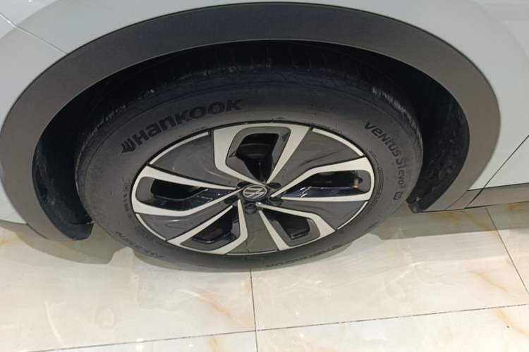 Used Volkswagen ID.4 X 2023 Pure Smart Edition Left Front Wheel Hub