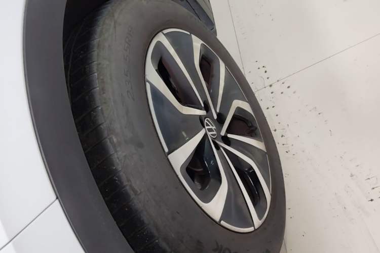 Used Volkswagen ID.4 X 2023 Pure Smart Edition Left Front Wheel Hub