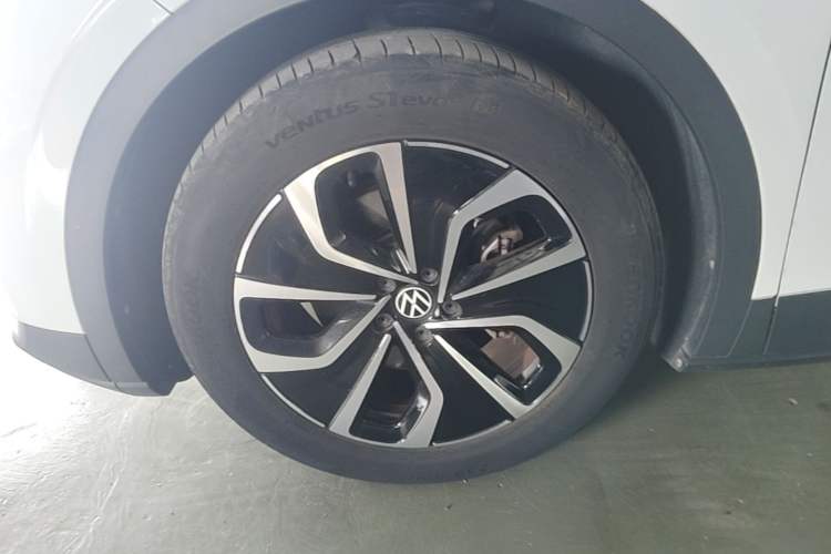 Used Volkswagen ID.4 X 2023 Pure Smart Edition Left Front Wheel Hub