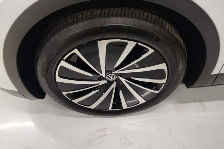 Used Volkswagen ID.4 X 2023 Pure Long-Range Version Left Front Wheel Hub