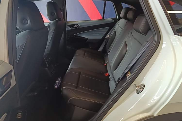 Used Volkswagen ID.4 X 2023 Pure Long-Range Version Left Rear Seat
