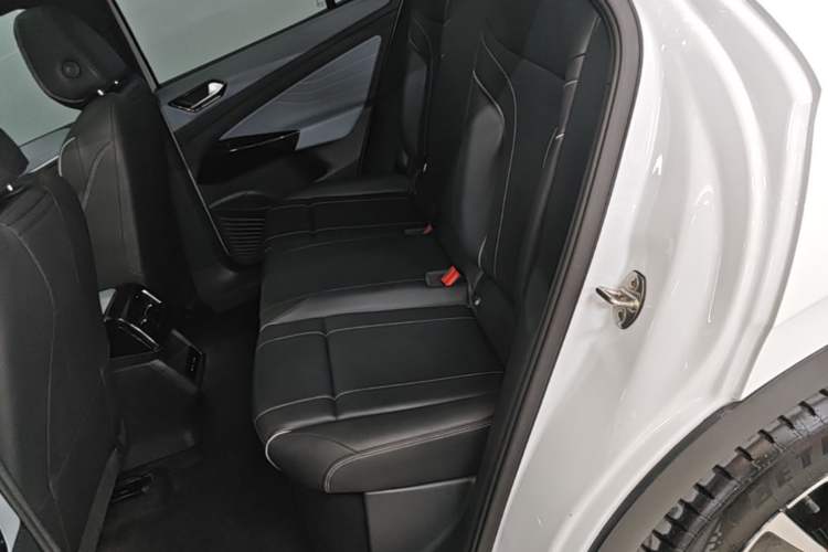 Used Volkswagen ID.4 X 2023 Pure Long-Range Version Left Rear Seat