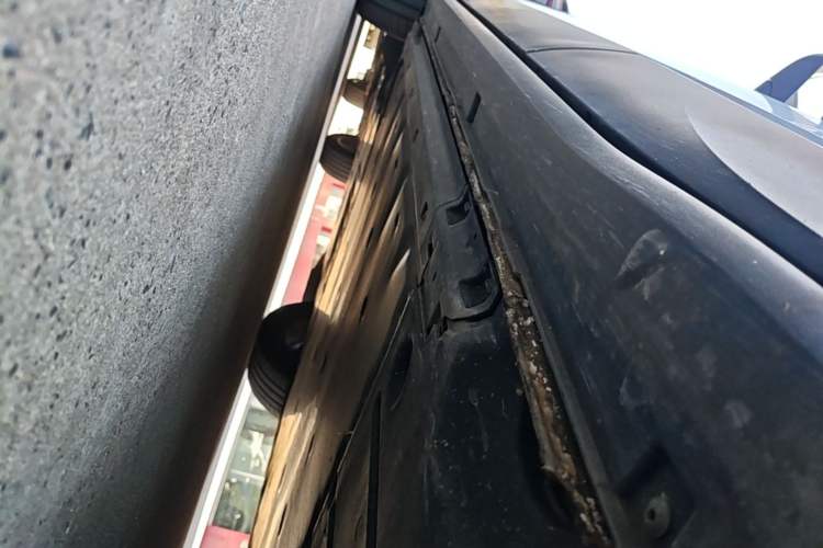 Used Volkswagen ID.4 X 2023 Pure Smart Edition Left Side Sill