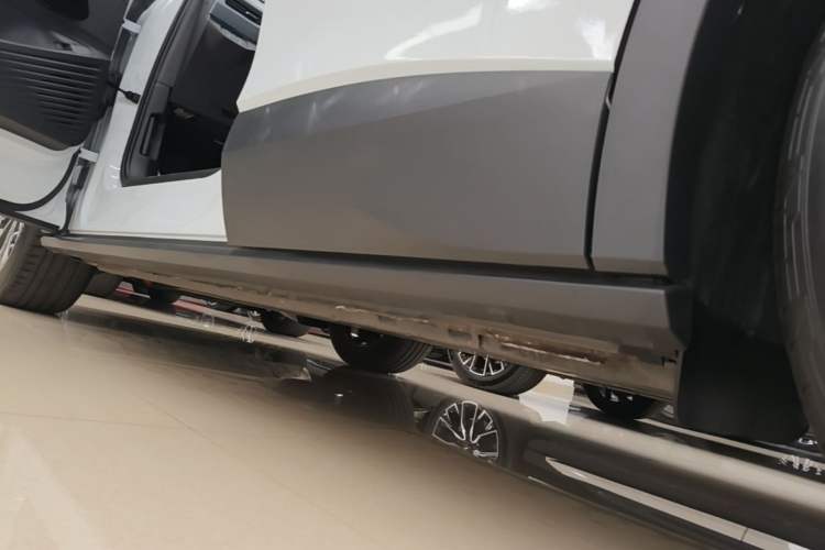 Used Volkswagen ID.4 X 2023 Pure Smart Edition Left Side Sill