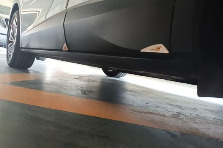 Used Volkswagen ID.4 X 2023 Upgraded Model Pure Long-Range Version Left Side Sill
