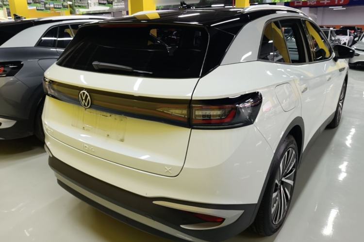 Used Volkswagen ID.4 X 2023 Pure Long-Range Version Rear Right 45 Deg