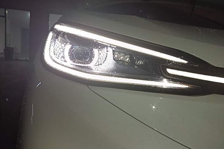 Used Volkswagen ID.4 X 2023 Pure Smart Edition Right Front Headlight