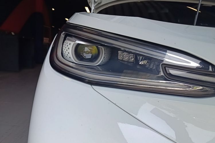 Used Volkswagen ID.4 X 2023 Pure Long-Range Version Right Front Headlight