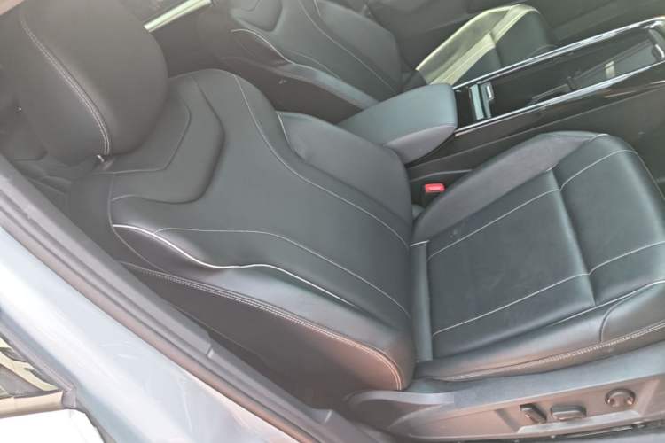 Used Volkswagen ID.4 X 2023 Pure Smart Edition Right Front Seat
