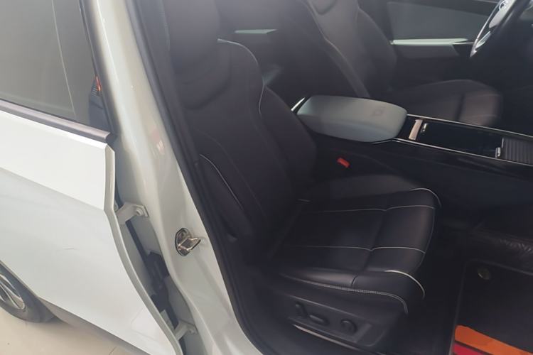 Used Volkswagen ID.4 X 2023 Pure Smart Edition Right Front Seat