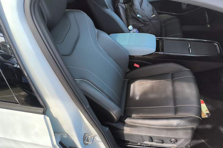 Used Volkswagen ID.4 X 2023 Pure Smart Edition Right Front Seat