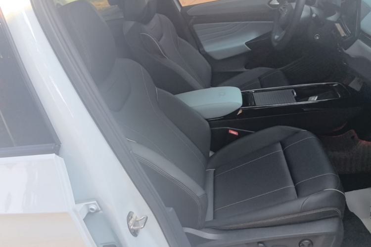 Used Volkswagen ID.4 X 2023 Pure Long-Range Version Right Front Seat