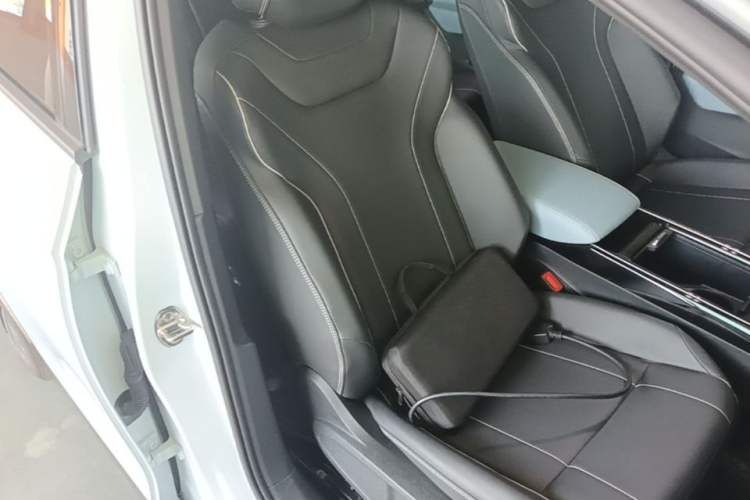 Used Volkswagen ID.4 X 2023 Upgraded Model Pure Long-Range Version Right Front Seat