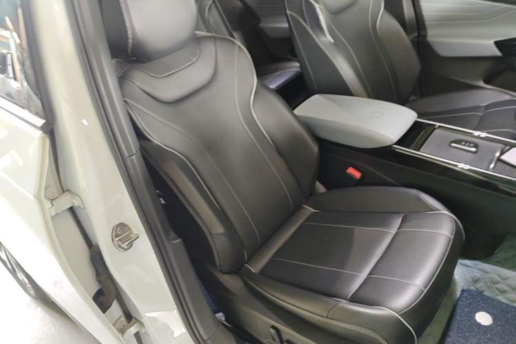 Used Volkswagen ID.4 X 2023 Pure Smart Edition Right Front Seat
