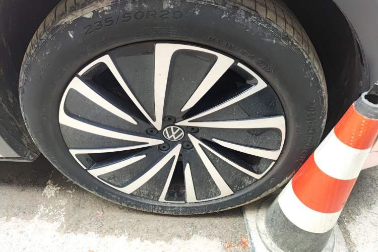 Used Volkswagen ID.4 X 2023 Upgraded Model Ultra-Long Range Version Right Front Wheel Hub