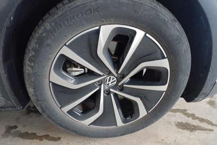 Used Volkswagen ID.4 X 2023 Pure Smart Edition Right Front Wheel Hub