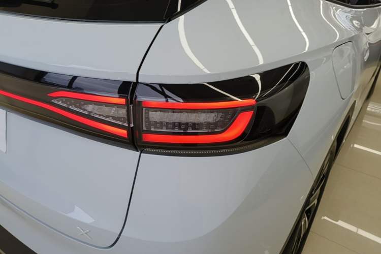 Used Volkswagen ID.4 X 2023 Pure Smart Edition Right Rear Taillight