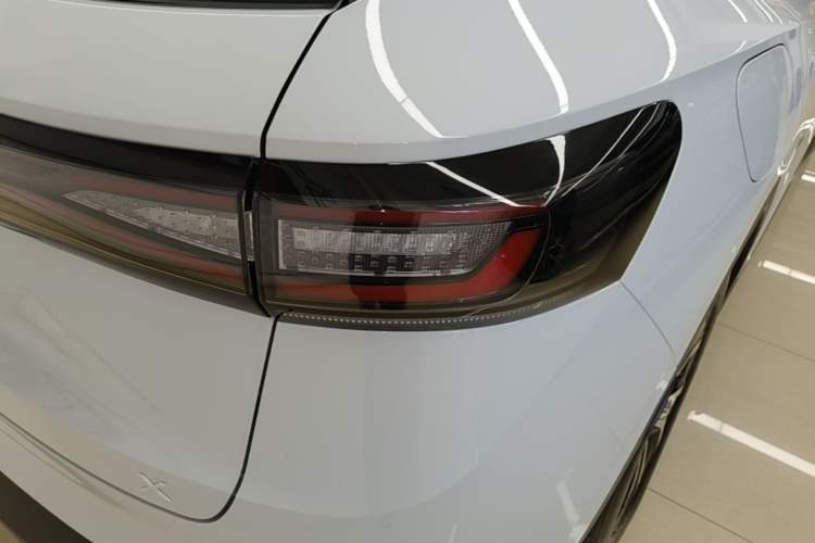 Used Volkswagen ID.4 X 2023 Pure Smart Edition Right Rear Taillight