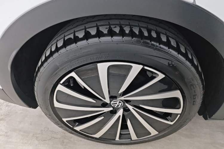 Used Volkswagen ID.4 X 2023 Pure Long-Range Version Right Rear Wheel Hub