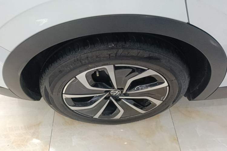 Used Volkswagen ID.4 X 2023 Pure Smart Edition Right Rear Wheel Hub