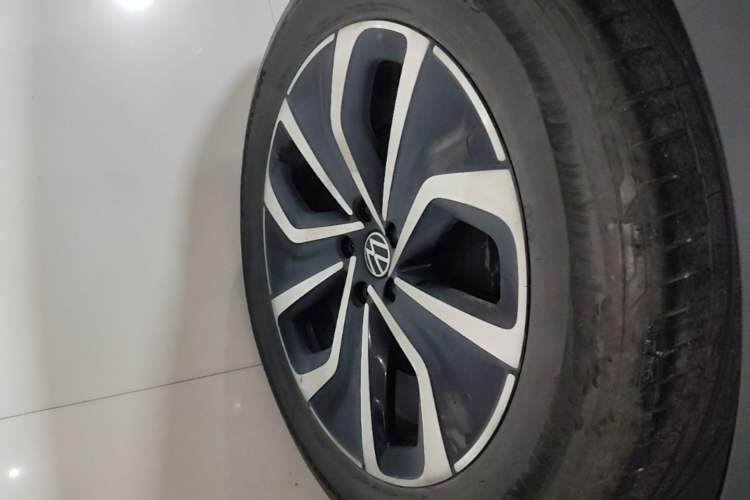 Used Volkswagen ID.4 X 2023 Pure Smart Edition Right Rear Wheel Hub