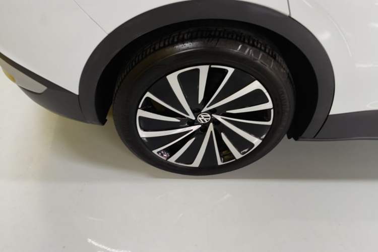 Used Volkswagen ID.4 X 2023 Pure Long-Range Version Right Rear Wheel Hub
