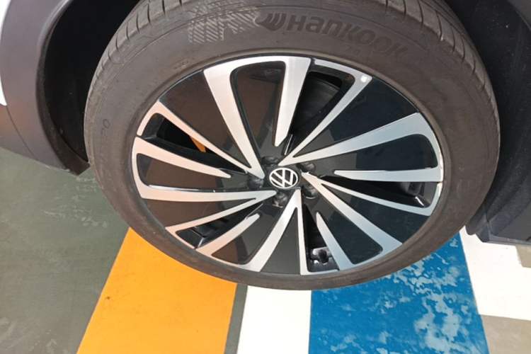 Used Volkswagen ID.4 X 2023 Upgraded Model Pure Long-Range Version Right Rear Wheel Hub