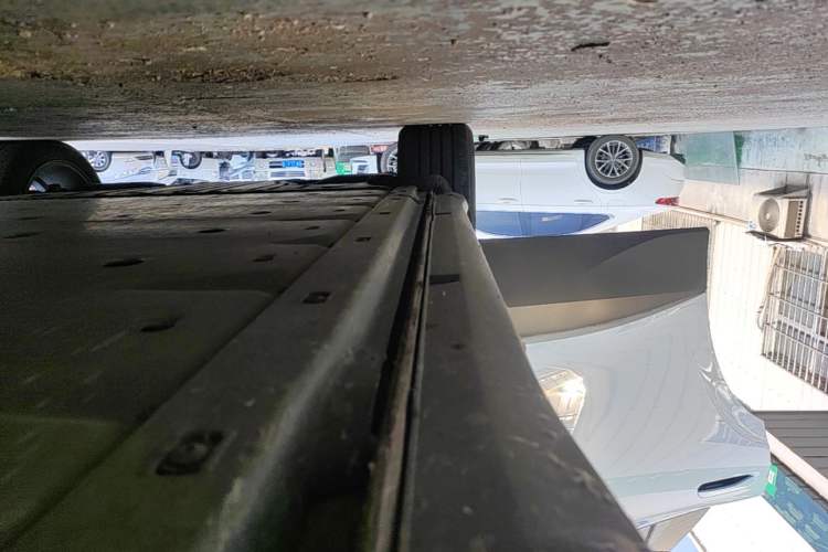 Used Volkswagen ID.4 X 2023 Pure Long-Range Version Right Side Sill
