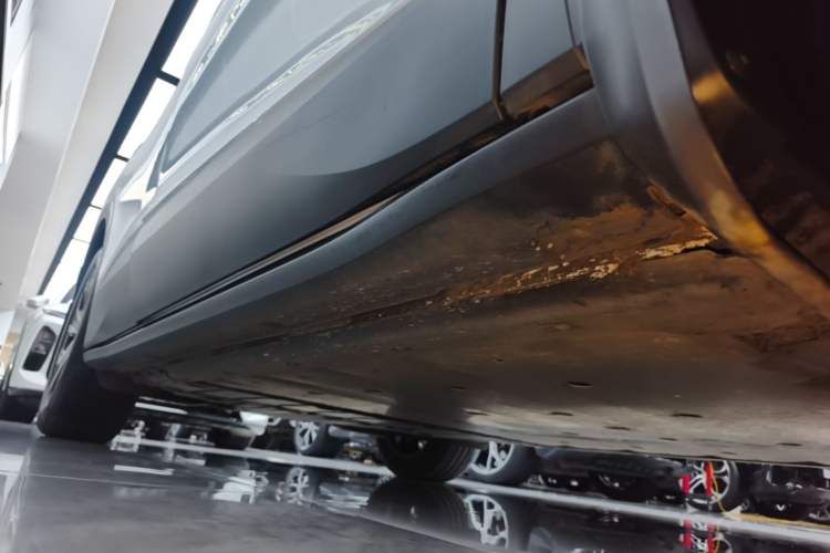 Used Volkswagen ID.4 X 2023 Pure Smart Edition Right Side Sill