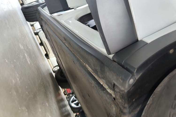 Used Volkswagen ID.4 X 2023 Pure Smart Edition Right Side Sill