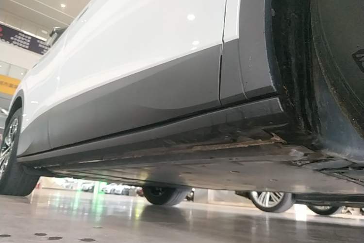 Used Volkswagen ID.4 X 2023 Pure Smart Edition Right Side Sill