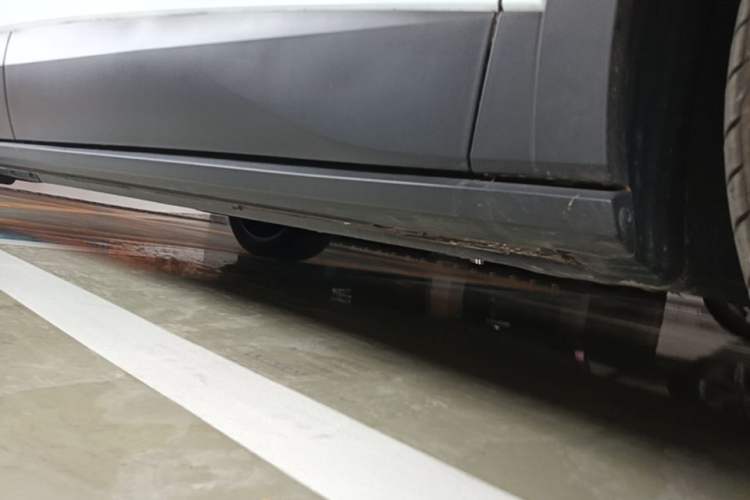 Used Volkswagen ID.4 X 2023 Upgraded Model Pure Long-Range Version Right Side Sill