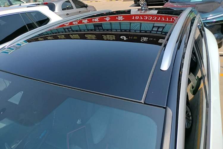 Used Volkswagen ID.4 X 2023 Pure Long-Range Version Roof