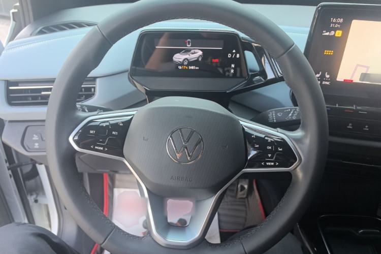 Used Volkswagen ID.4 X 2023 Pure Long-Range Version Steering Wheel